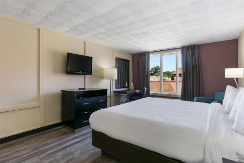 Eisenhower Hotel and Conference Center image 27